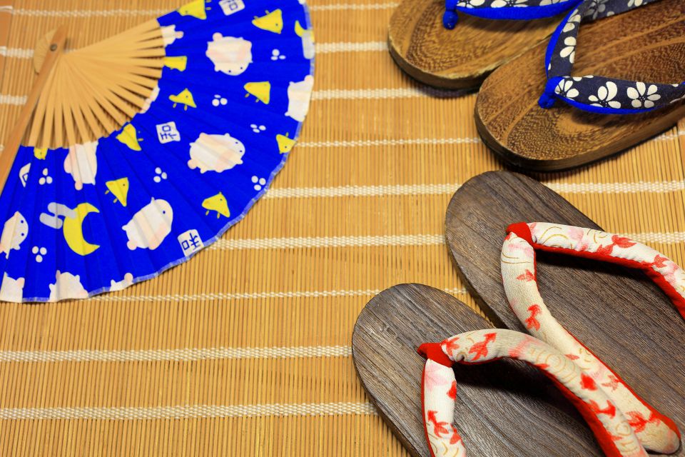 急な雨も灼熱の太陽も防げずに後悔した人のための選ばれし折りたたみ傘の秘密